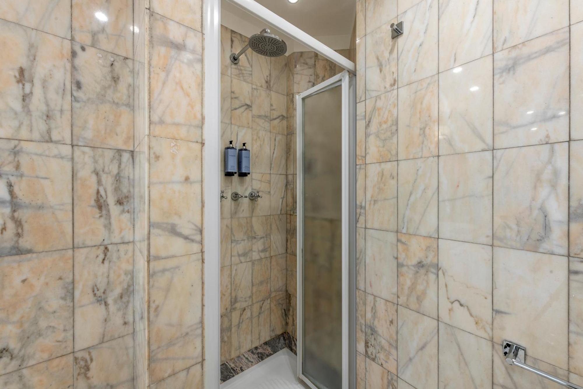 Milan Royal Suites - Duomo Santo Stefano מראה חיצוני תמונה